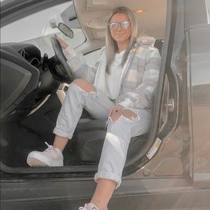 Meet your Posher, Mira